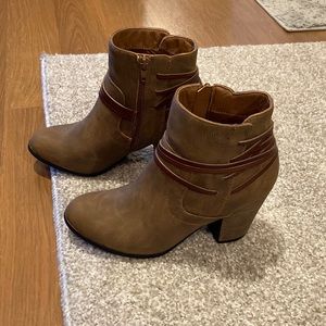 Time and tru brown boots size 6